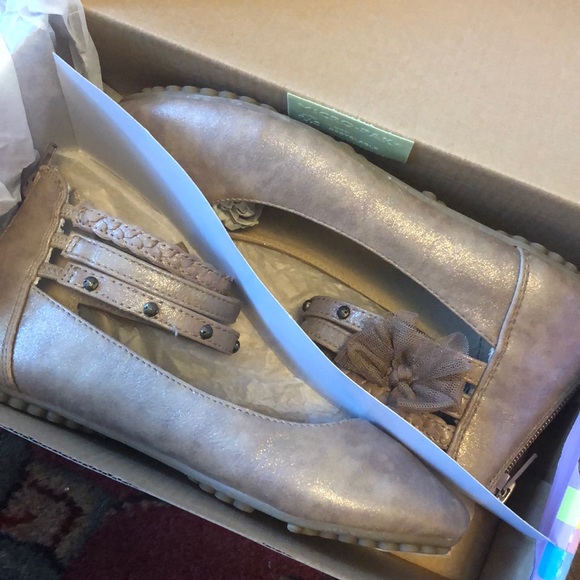 EUC Jellypop Marybeth Flats with Memory Foam - Picture 9 of 9